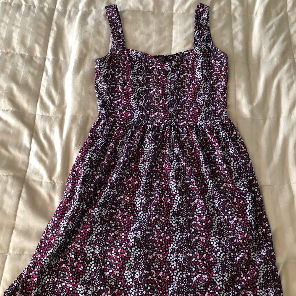Short floral sundress with pockets
